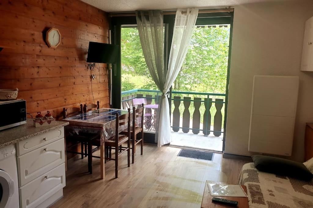 Appartement Pour 4 Personnes Au Pied Des Pistes Chatel Bagian luar foto